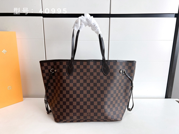 ルイヴィトンバッグ正面デザイン